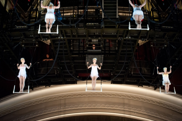 Photo Flash: CIRQUE DU SOLEIL at the Academy Awards 2012 Image