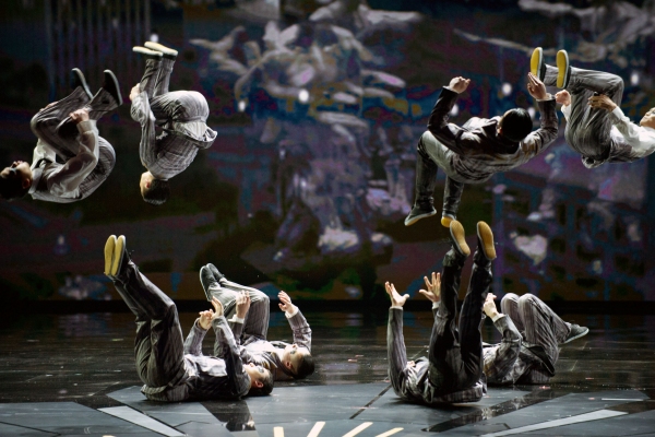 Photo Flash: CIRQUE DU SOLEIL at the Academy Awards 2012 Image