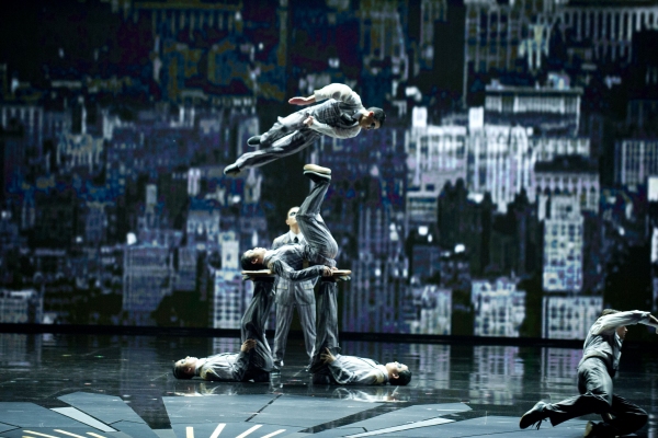 Photo Flash: CIRQUE DU SOLEIL at the Academy Awards 2012 Image