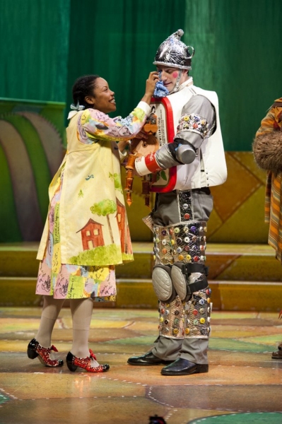 Photo Flash: Alliance Theatre Presents THE WIZARD OF OZ Image