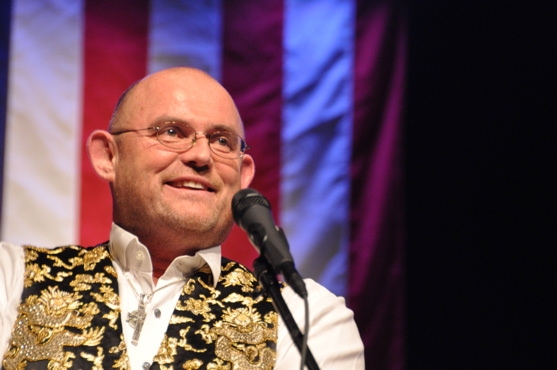 Photos: Ronan Tynan Plays Patchouge Theatre Image