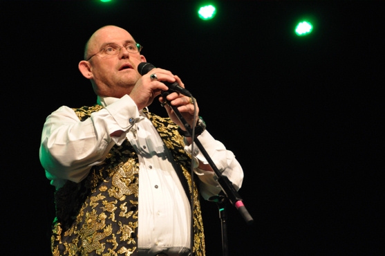 Photos: Ronan Tynan Plays Patchouge Theatre Image