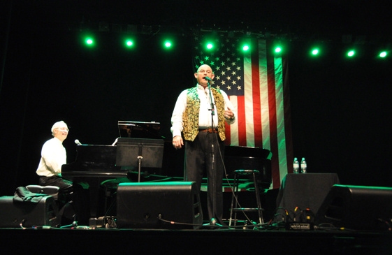 Photos: Ronan Tynan Plays Patchouge Theatre Image