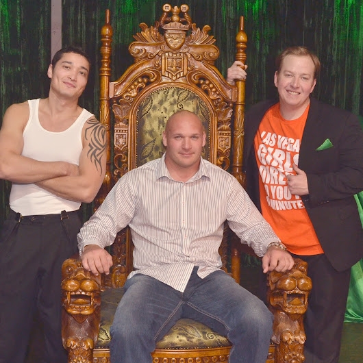 Photo Flash: Brian Urlache and the Ladies of Starz’s Spartacus Attend ABSINTHE at Caesars Palace 