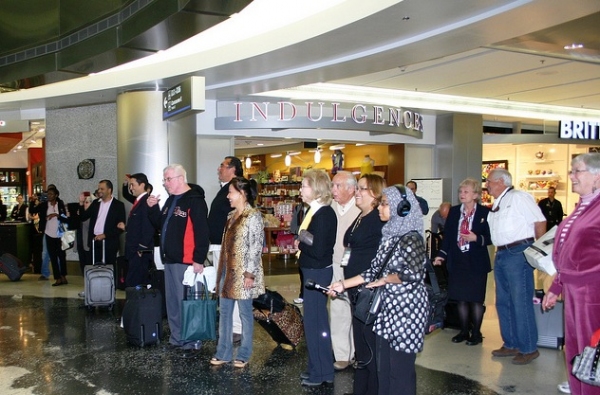 Photo Flash: Florida Grand Opera's Flash Mob at Miami Airport Image