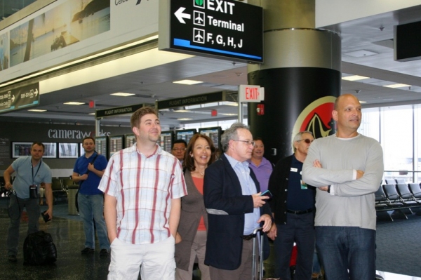 Photo Flash: Florida Grand Opera's Flash Mob at Miami Airport Image