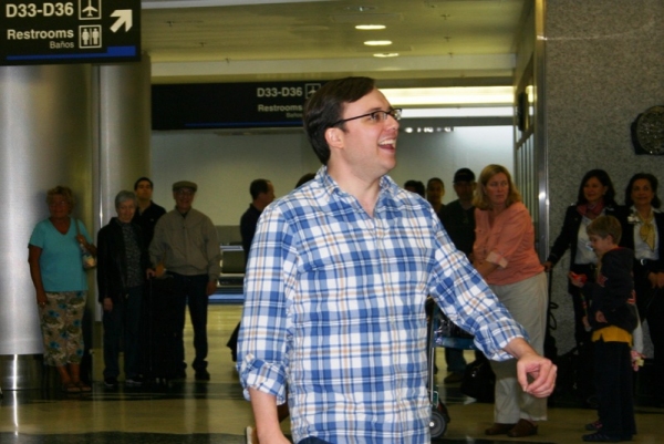 Photo Flash: Florida Grand Opera's Flash Mob at Miami Airport Image