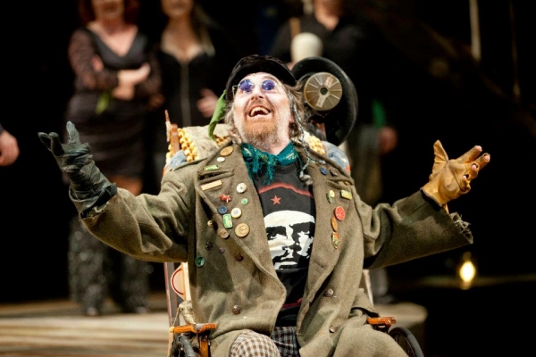 Photo Flash: First Look at Signature Theatre's BROTHER RUSSIA Image