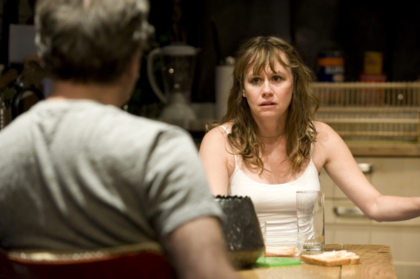 Photo Flash: First Look At TIME STANDS STILL At Steppenwolf Theatre Company Image