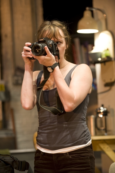 Photo Flash: First Look At TIME STANDS STILL At Steppenwolf Theatre Company Image