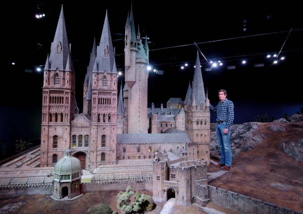 Jose Granel with Hogwarts Castle  Photo