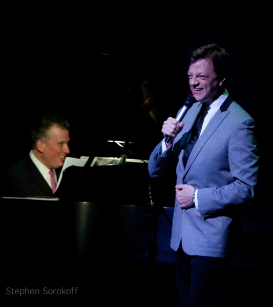 Photo Coverage: Debra Messing, Marlo Thomas & More Honor Linda Lavin at Vineyard Theatre Image