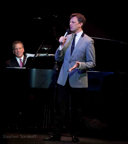Photo Coverage: Debra Messing, Marlo Thomas & More Honor Linda Lavin at Vineyard Theatre Image
