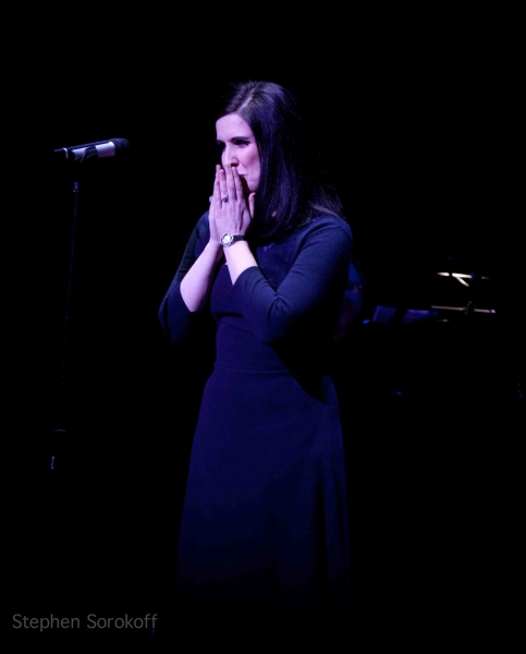 Photo Coverage: Debra Messing, Marlo Thomas & More Honor Linda Lavin at Vineyard Theatre Image