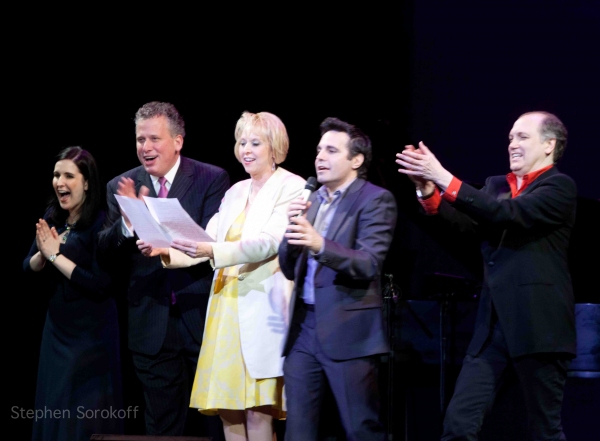Photo Coverage: Debra Messing, Marlo Thomas & More Honor Linda Lavin at Vineyard Theatre Image