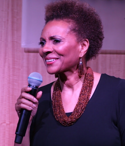 Photo Flash: Leslie Uggams Performs Live at Barnes & Noble 