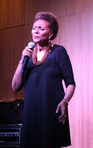 Photo Flash: Leslie Uggams Performs Live at Barnes & Noble Image