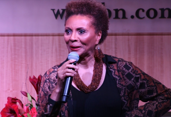 Photo Flash: Leslie Uggams Performs Live at Barnes & Noble 