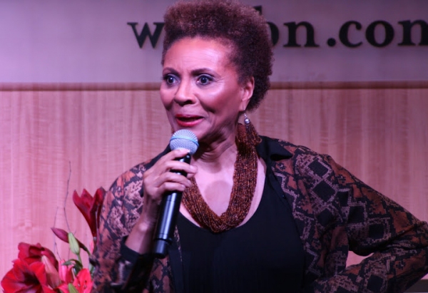 Photo Flash: Leslie Uggams Performs Live at Barnes & Noble Image