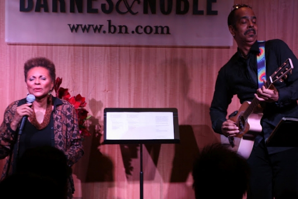 Photo Flash: Leslie Uggams Performs Live at Barnes & Noble Image
