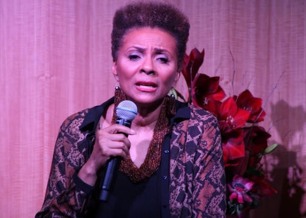 Photo Flash: Leslie Uggams Performs Live at Barnes & Noble 