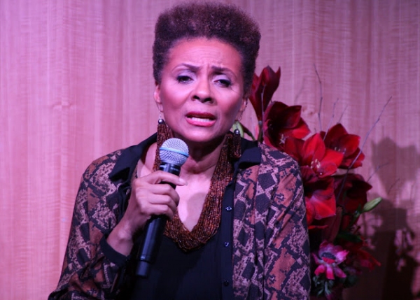 Photo Flash: Leslie Uggams Performs Live at Barnes & Noble Image