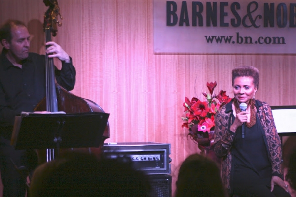 Photo Flash: Leslie Uggams Performs Live at Barnes & Noble Image