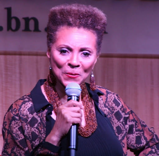 Photo Flash: Leslie Uggams Performs Live at Barnes & Noble 