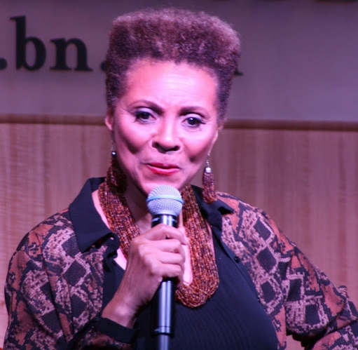 Photo Flash: Leslie Uggams Performs Live at Barnes & Noble Image