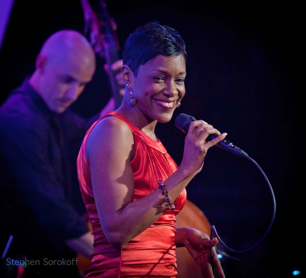 Photo Coverage: Tanya Holt Plays The Metropolitan Room Image