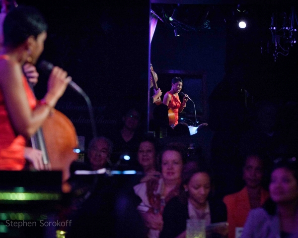 Photo Coverage: Tanya Holt Plays The Metropolitan Room Image