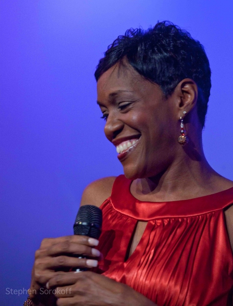 Photo Coverage: Tanya Holt Plays The Metropolitan Room Image