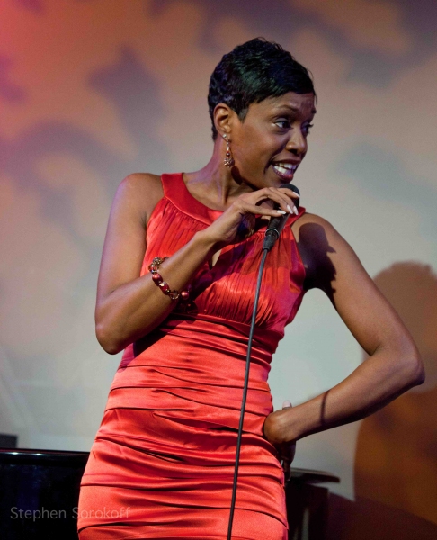Photo Coverage: Tanya Holt Plays The Metropolitan Room Image