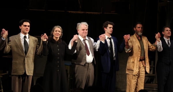 Finn Wittrock, Linda Emond, Phillip Seymour Hoffman, Andrew Garfield, John Glover & R Photo