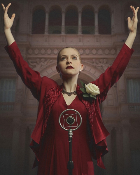 Photo Flash: EVITA Contest - Throw Your Arms Up! Image