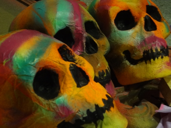 Photo Coverage: 'La Parka' se prepara para salir a escena Image