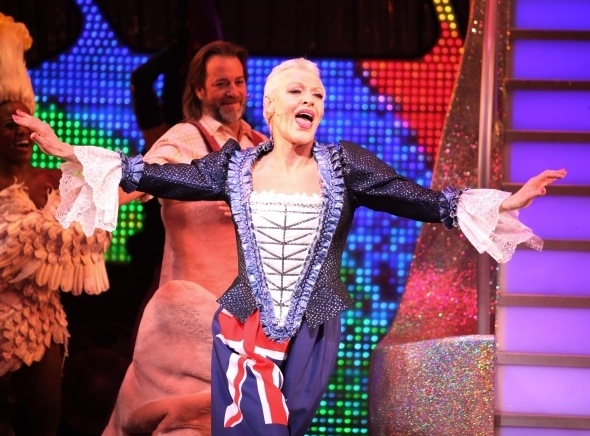 Photo Flashback: PRISCILLA QUEEN OF THE DESERT Celebrates One Year on Broadway Image