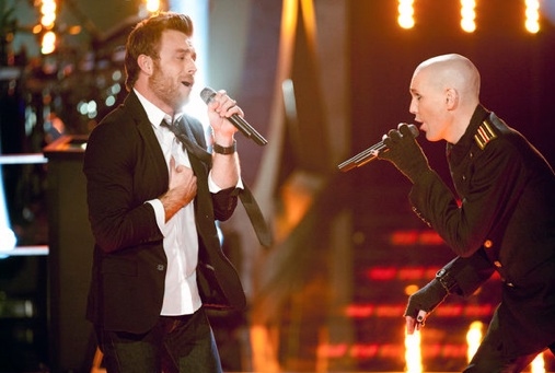 Photo Flash: First Look - Tony Vincent Performs on Next Week's THE VOICE, 3/26 