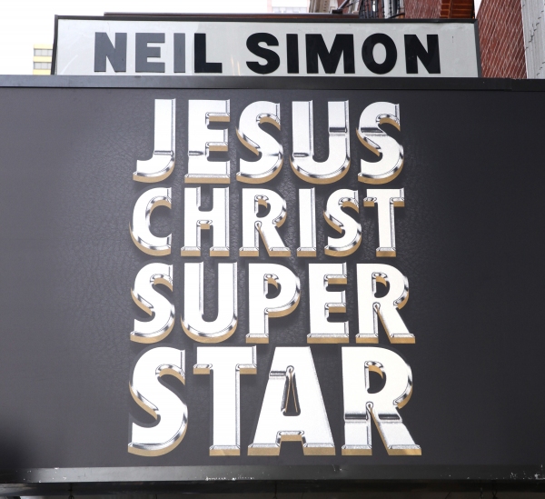 Photo Coverage:  JESUS CHRIST SUPERSTAR - Gypsy Robe Ceremony Image