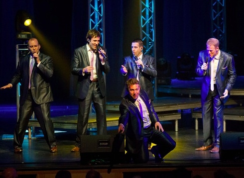Photo Flash: Straight No Chaser Performs at the Smith Center Image