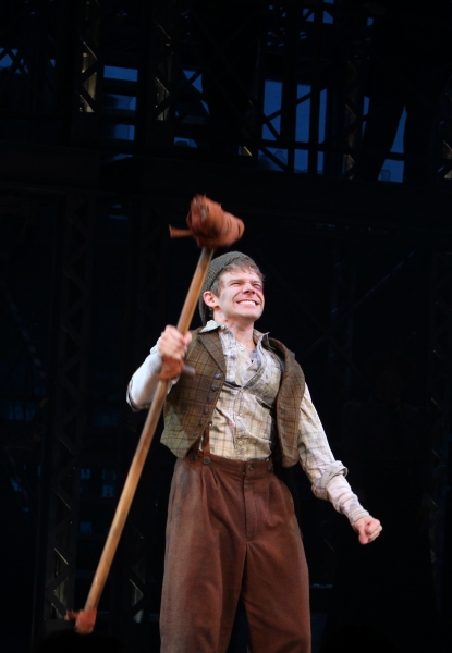 Photo Coverage: NEWSIES Opening Night Curtain Call! Image