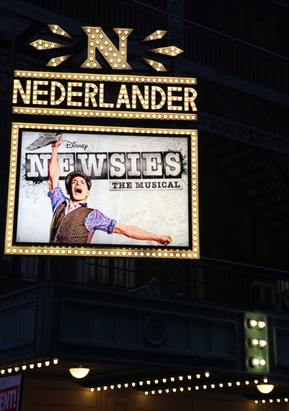 Photo Coverage: NEWSIES Opening Night Theatre Arrivals! Image
