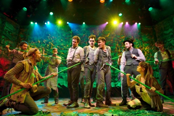 Photo Flash: PETER AND THE STARCATCHER Begins Broadway Performances Image