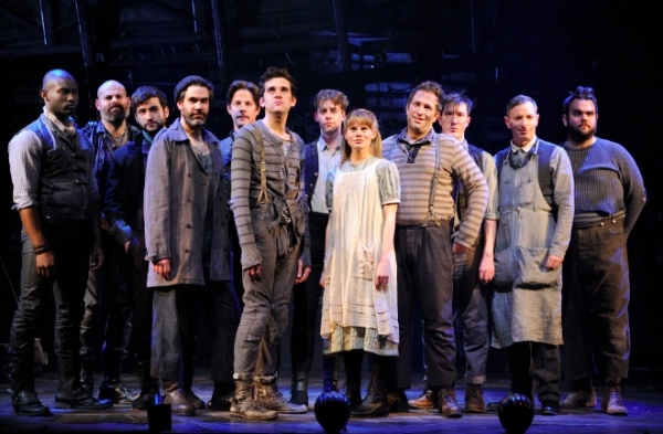 Photo Flash: PETER AND THE STARCATCHER Begins Broadway Performances Image