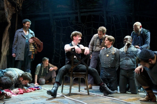 Photo Flash: PETER AND THE STARCATCHER Begins Broadway Performances Image