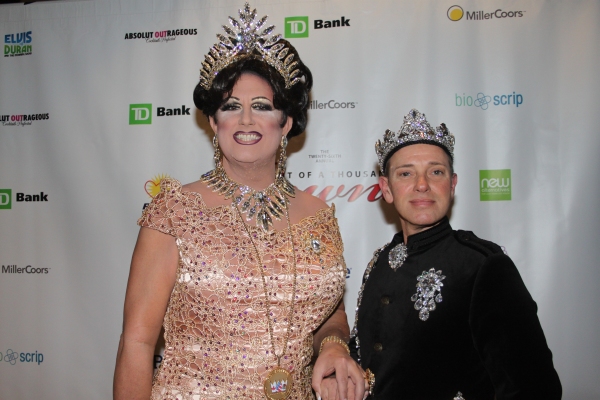 Photo Flash: Night of 1000 Gowns Red Carpet! Image
