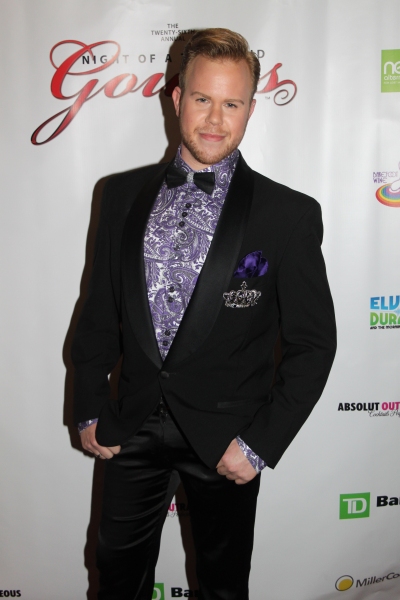 Photo Flash: Night of 1000 Gowns Red Carpet! Image