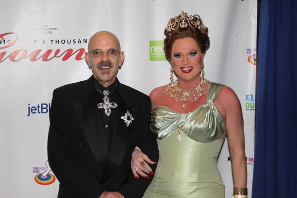 Photo Flash: Night of 1000 Gowns Red Carpet! 