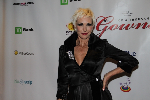 Photo Flash: Night of 1000 Gowns Red Carpet! 