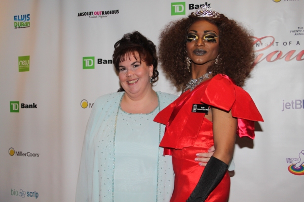 Photo Flash: Night of 1000 Gowns Red Carpet! 